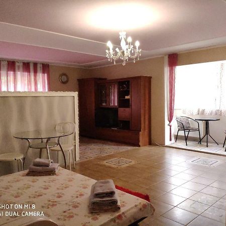 Apartments Domovik Latorichnaya,3 Mukacheve Luaran gambar