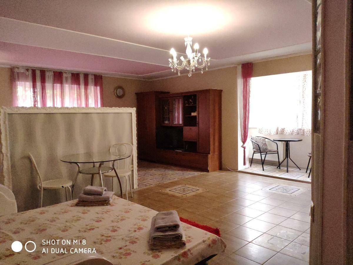 Apartments Domovik Latorichnaya,3 Mukacheve Luaran gambar